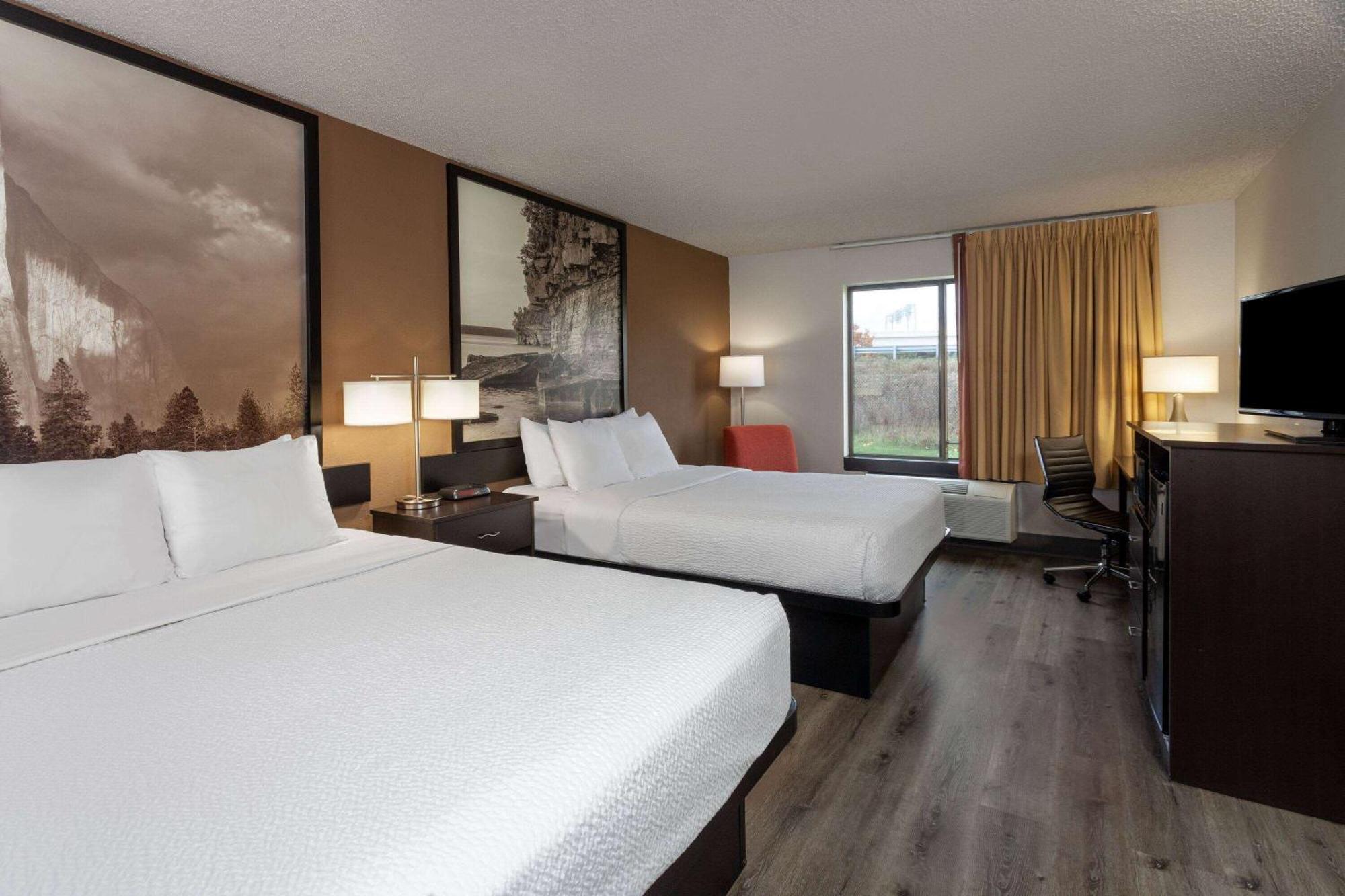 Super 8 By Wyndham Wausau Exterior photo